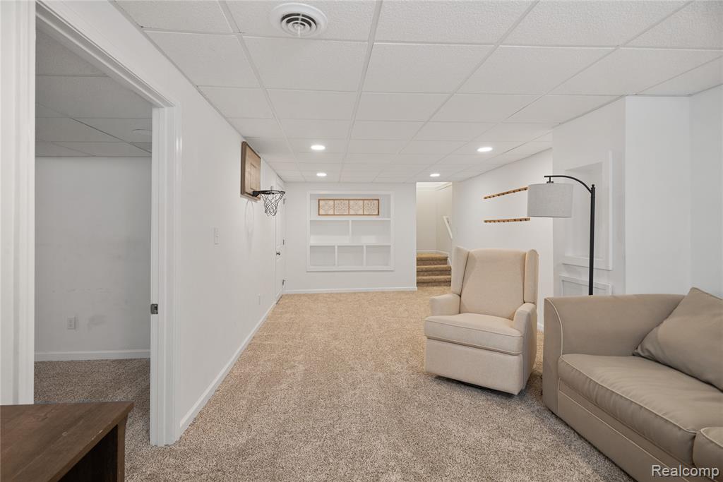 1659 Dennett Lane Rochester Hills, MI 48307 - Photo 28 of 49