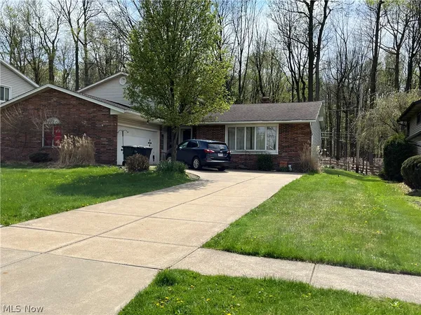 $2,950 | 14741 Indian Creek Drive, Cleveland, OH 44130