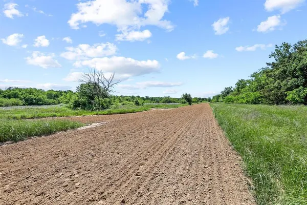 $2,350,000 | 2550 Farm To Market Road 120, Denison, TX 75021
