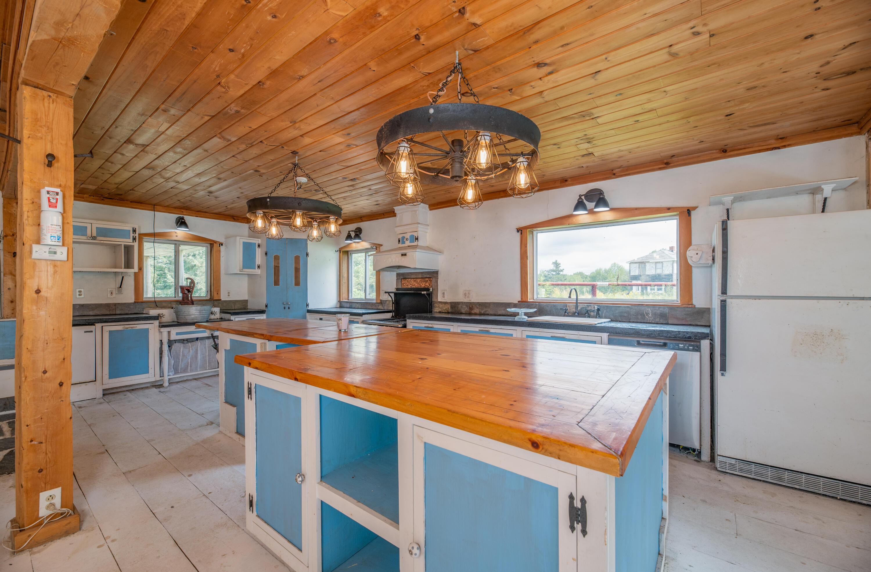 945 East Thorndike Road Thorndike, ME 04986 - Photo 22 of 44 Interior5