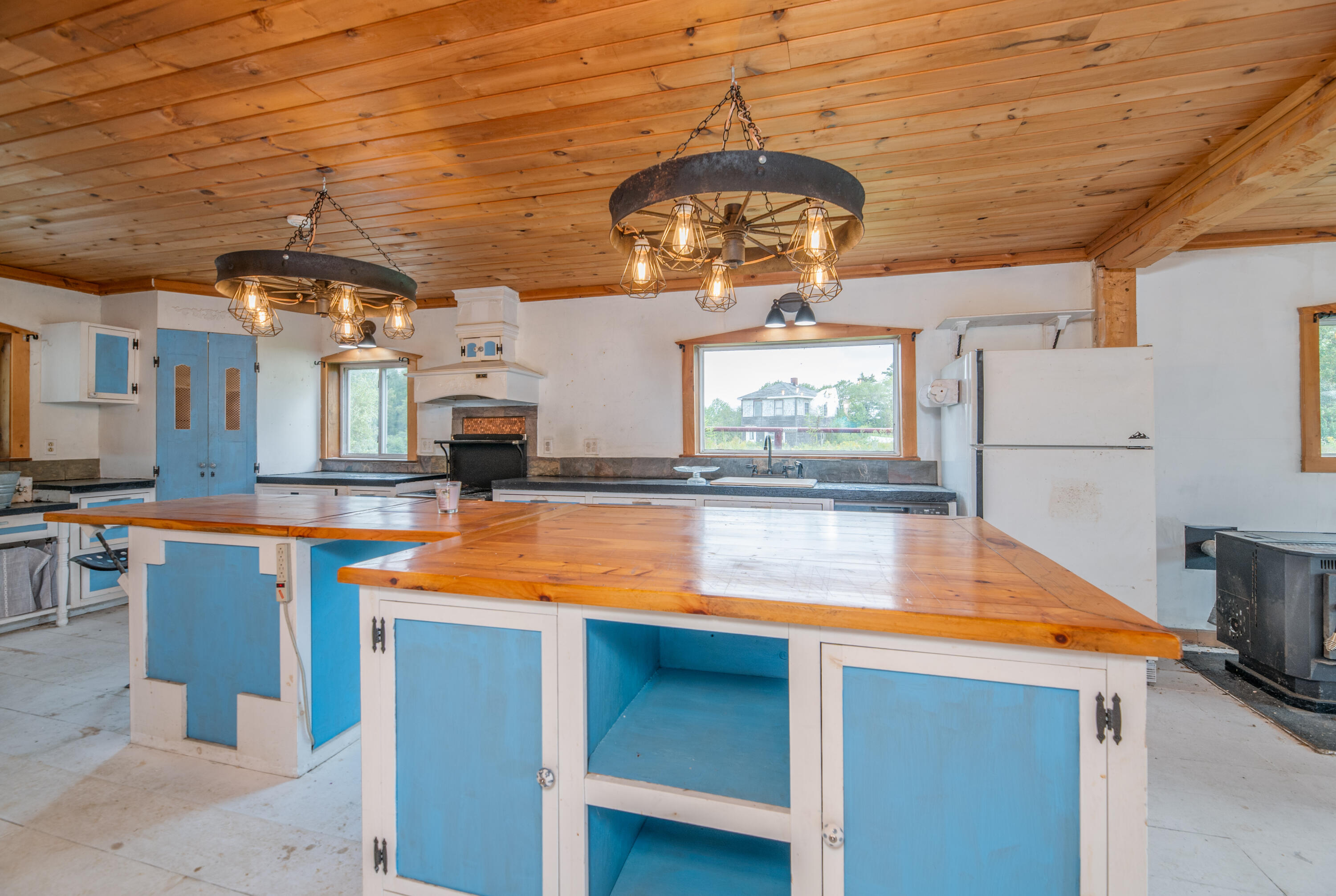 945 East Thorndike Road Thorndike, ME 04986 - Photo 23 of 44 Interior10