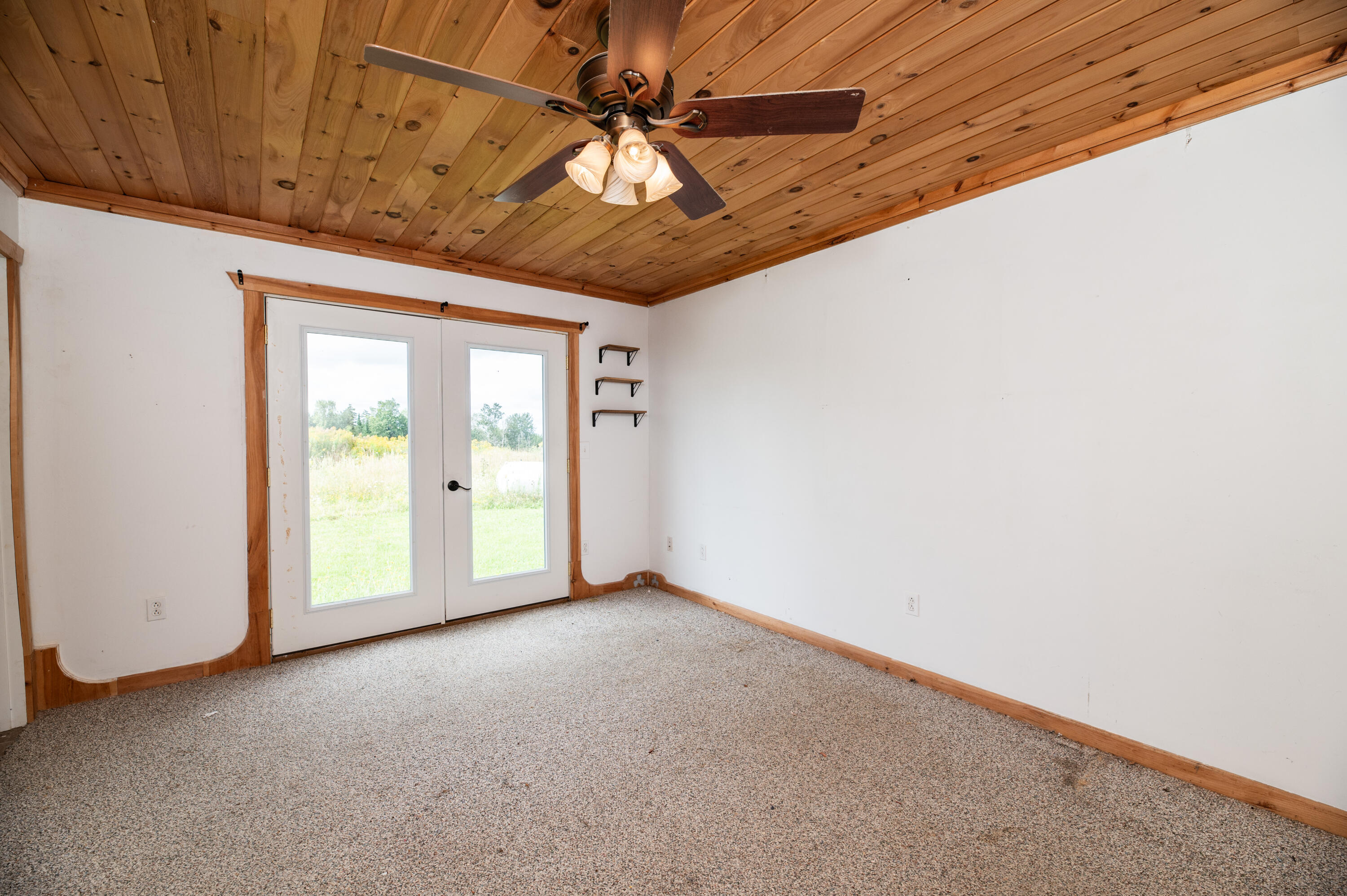 945 East Thorndike Road Thorndike, ME 04986 - Photo 31 of 44 Interior16