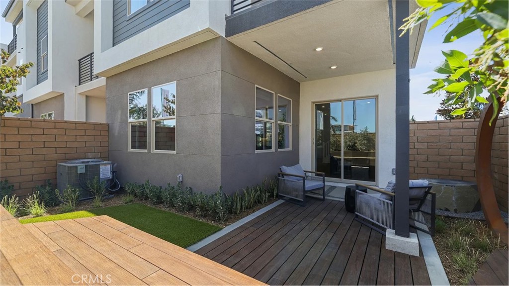 725 Walnut Terrace Montebello, CA 90640 - Photo 11 of 40 Photos shown are of model only- not actual homesite.