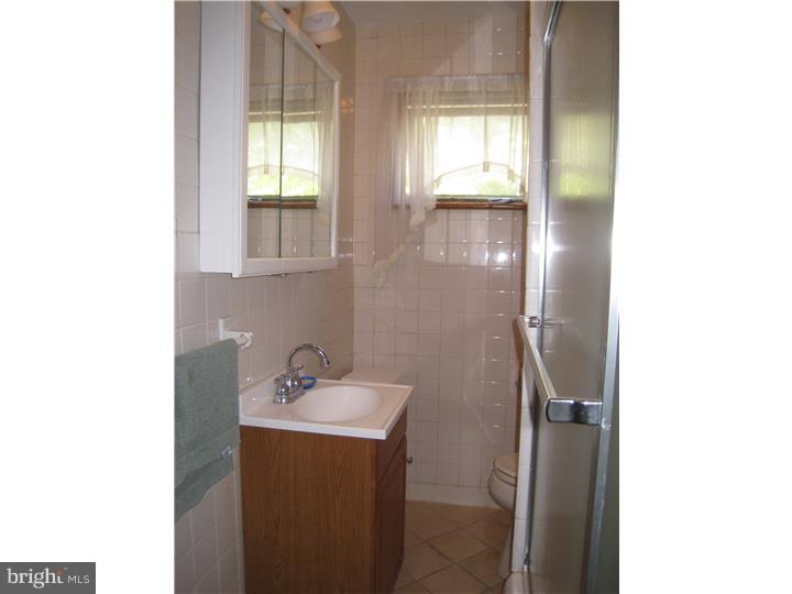 409 Delaware Avenue Riverside, NJ 08075 - Photo 12 of 13 Bathroom