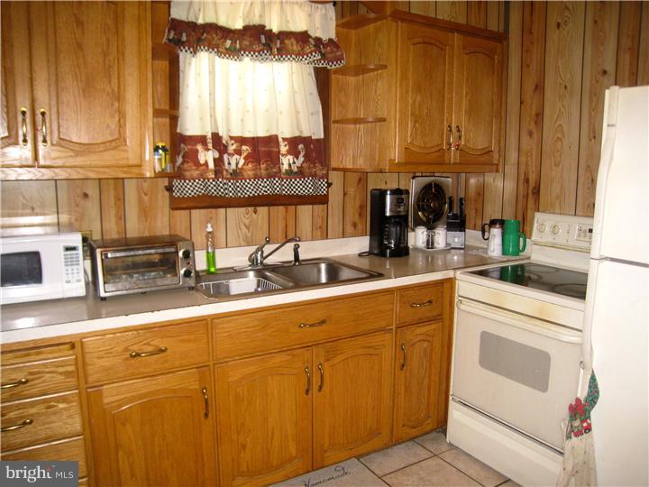 409 Delaware Avenue Riverside, NJ 08075 - Photo 7 of 13 Kitchen