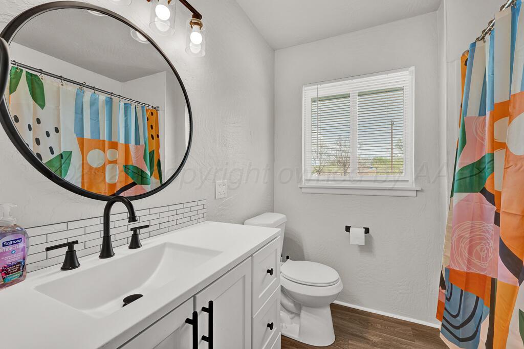 810 Charles Avenue Panhandle, TX 79068 - Photo 13 of 29 bathroom two