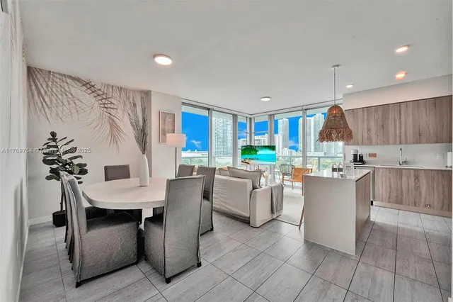 $990,000 | Design District, Miami, FL 33137