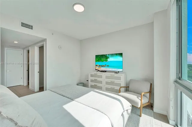 $990,000 | Design District, Miami, FL 33137