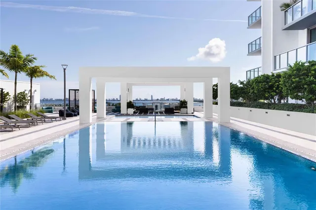 $990,000 | Design District, Miami, FL 33137