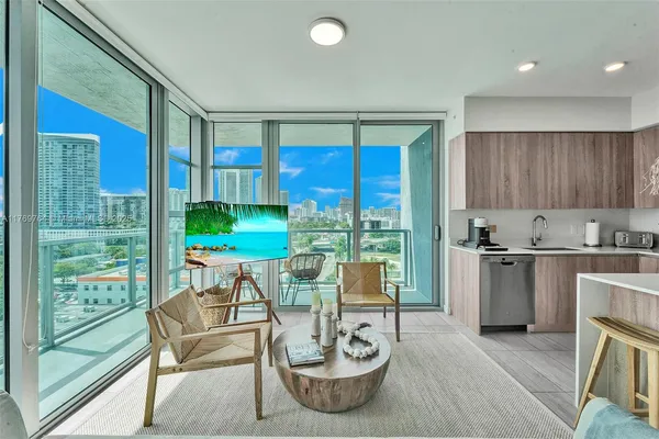 $940,000 | Design District, Miami, FL 33137
