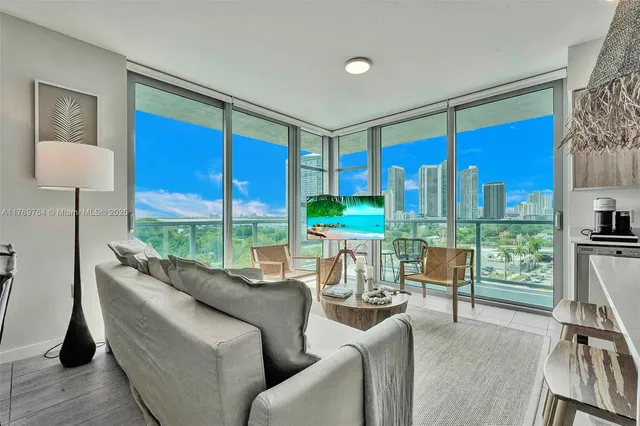 $990,000 | Design District, Miami, FL 33137