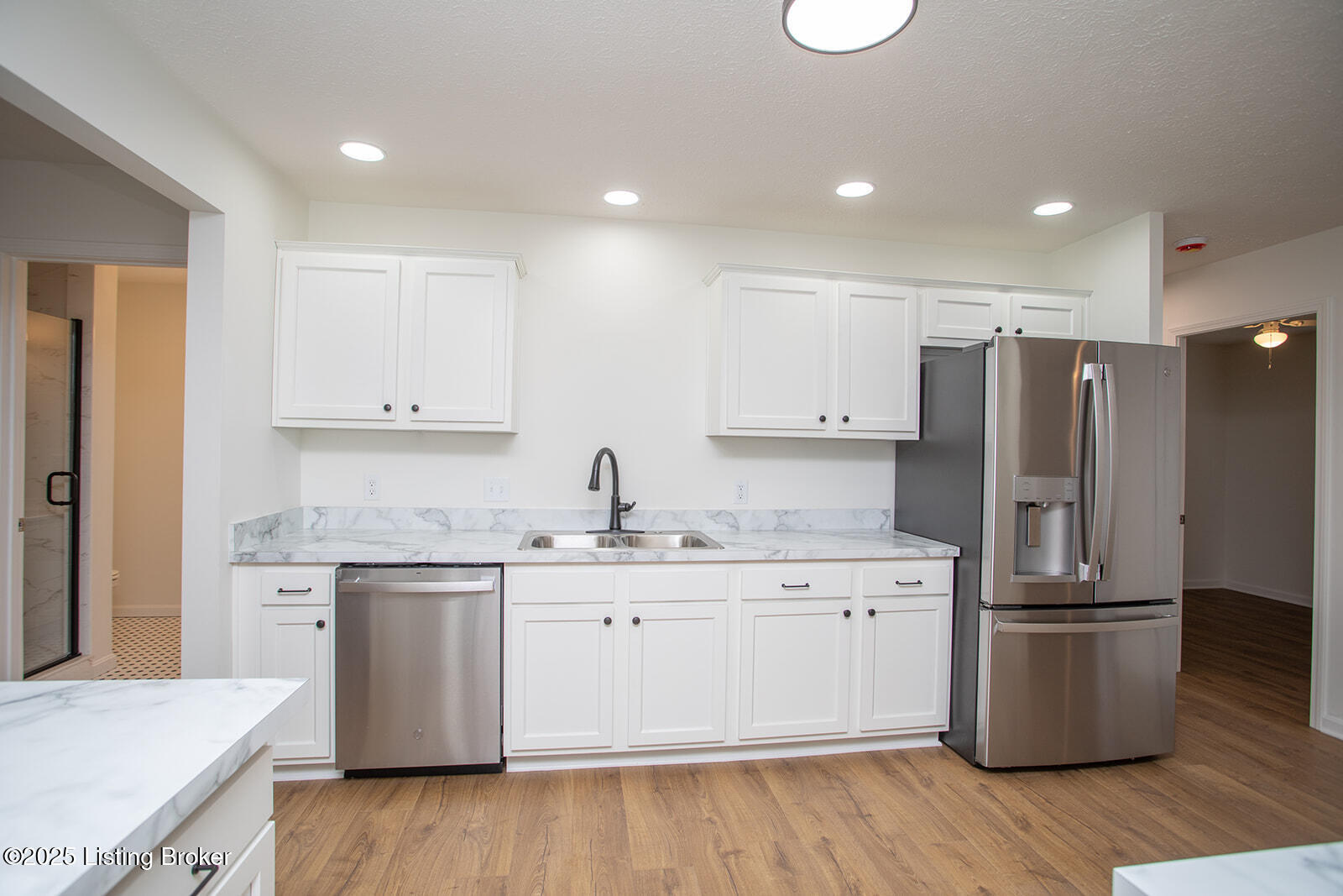 3833 Jupiter Road Louisville, KY 40218 - Photo 8 of 46 176A9199
