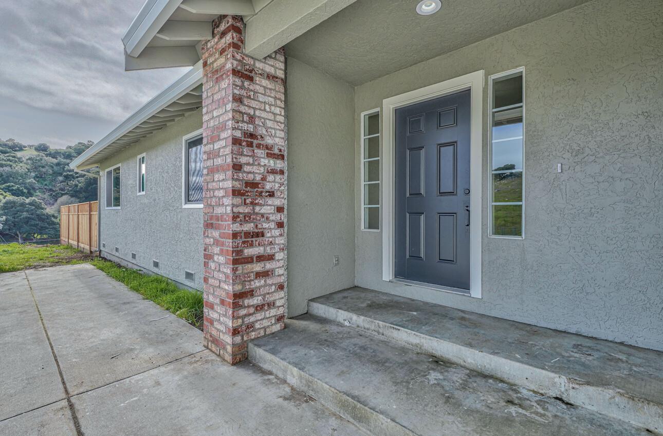 1580 Rocks Road San Juan Bautista, CA 95045 - Photo 8 of 68 Gallery Image 8