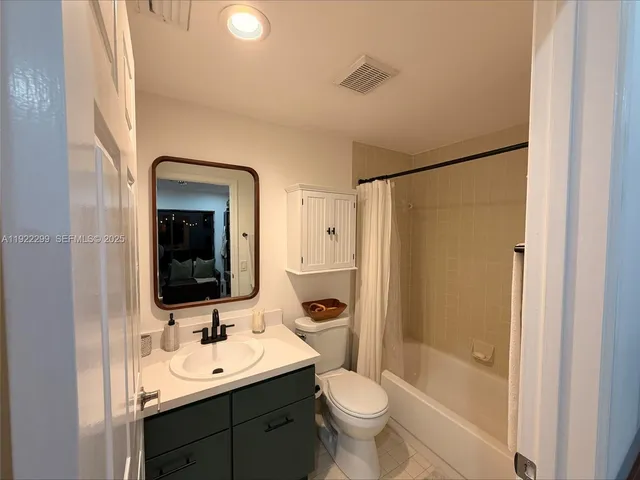 $2,700 | 13680 Yarmouth Court, Unit C, Wellington, FL 33414