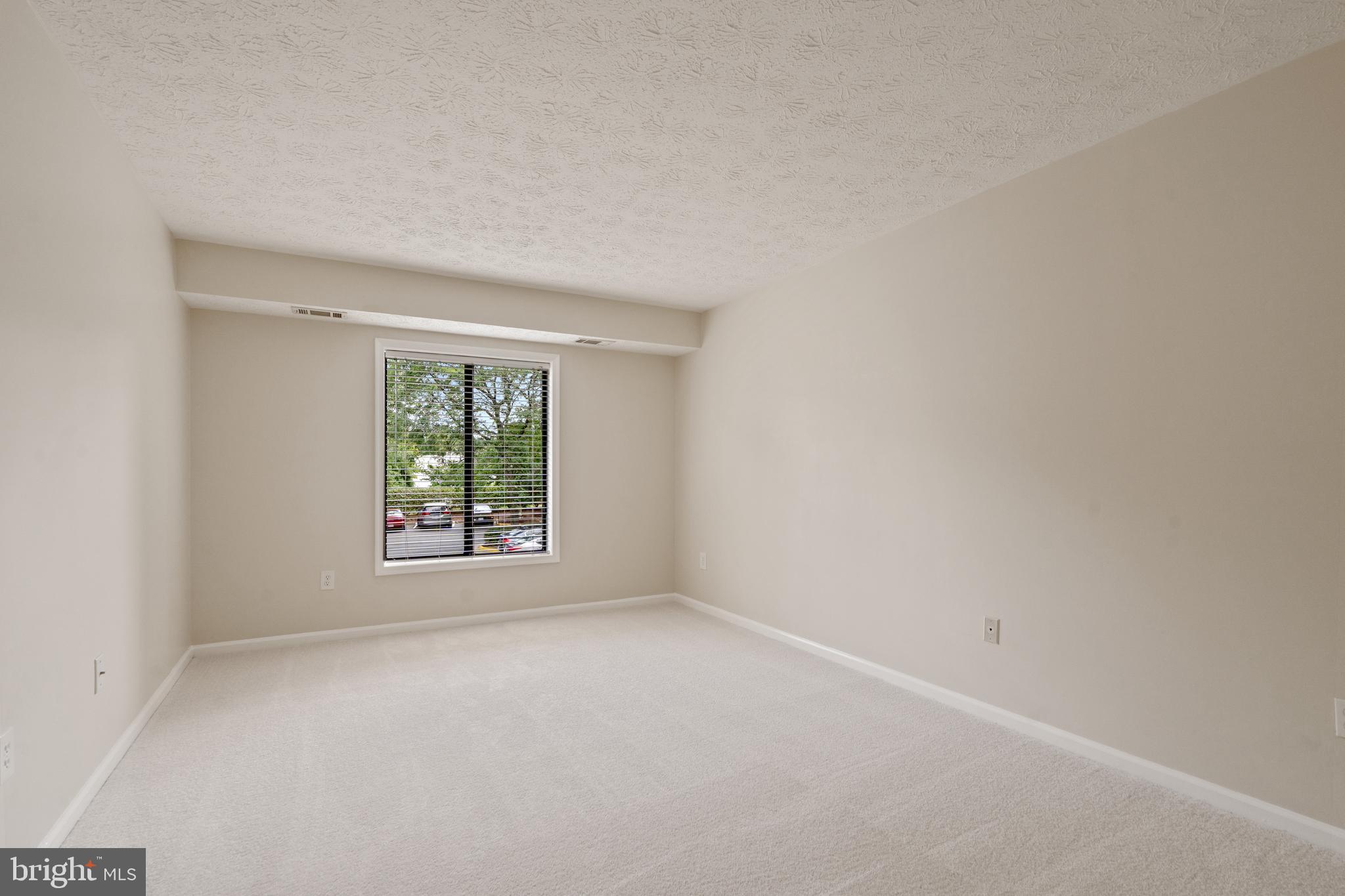 2303 Hunter's Run Drive, Unit 2303 Reston, VA 20191 - Photo 28 of 38 Bedroom