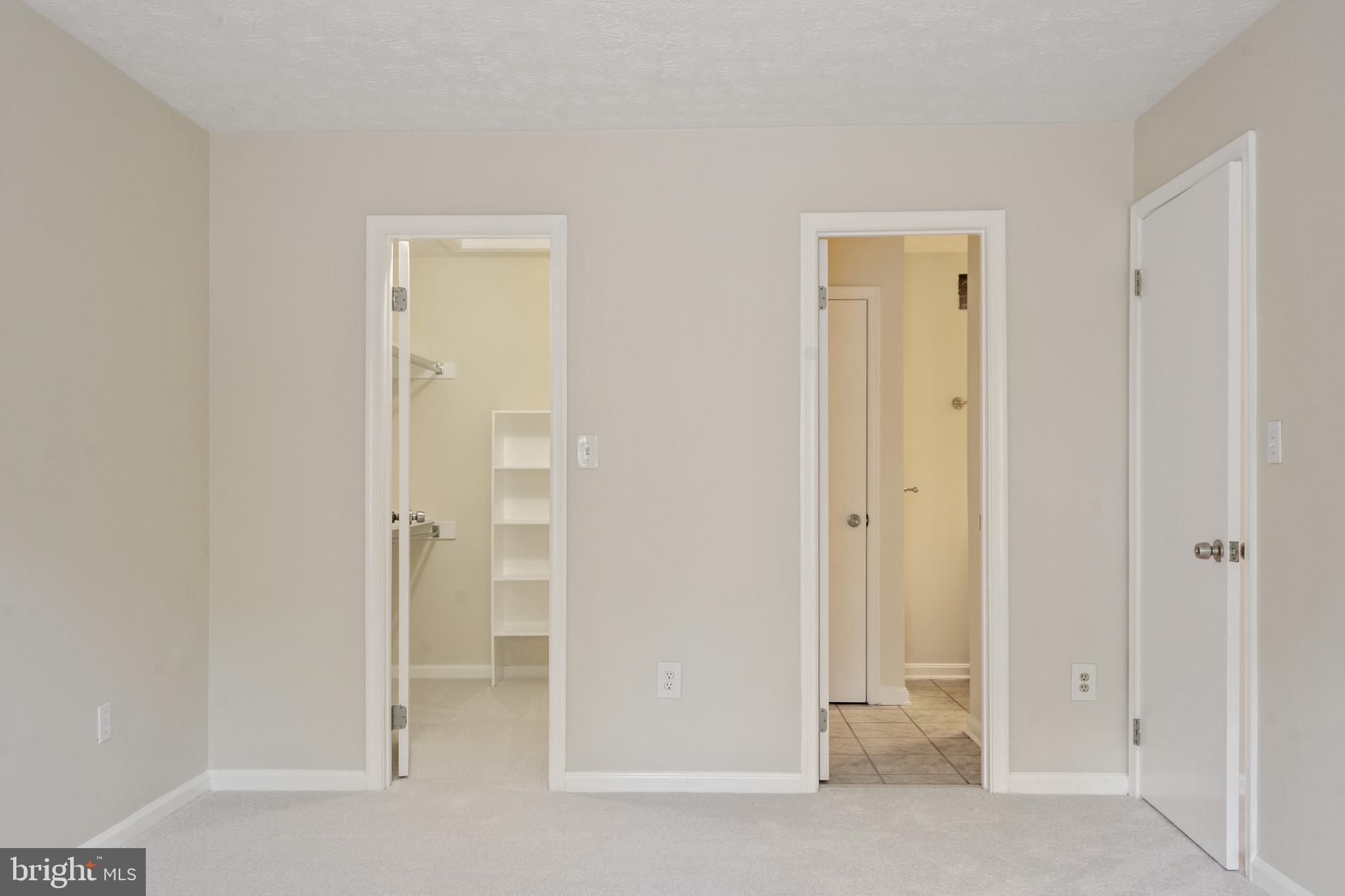 2303 Hunter's Run Drive, Unit 2303 Reston, VA 20191 - Photo 30 of 38 Upper Level Bed and BathFull