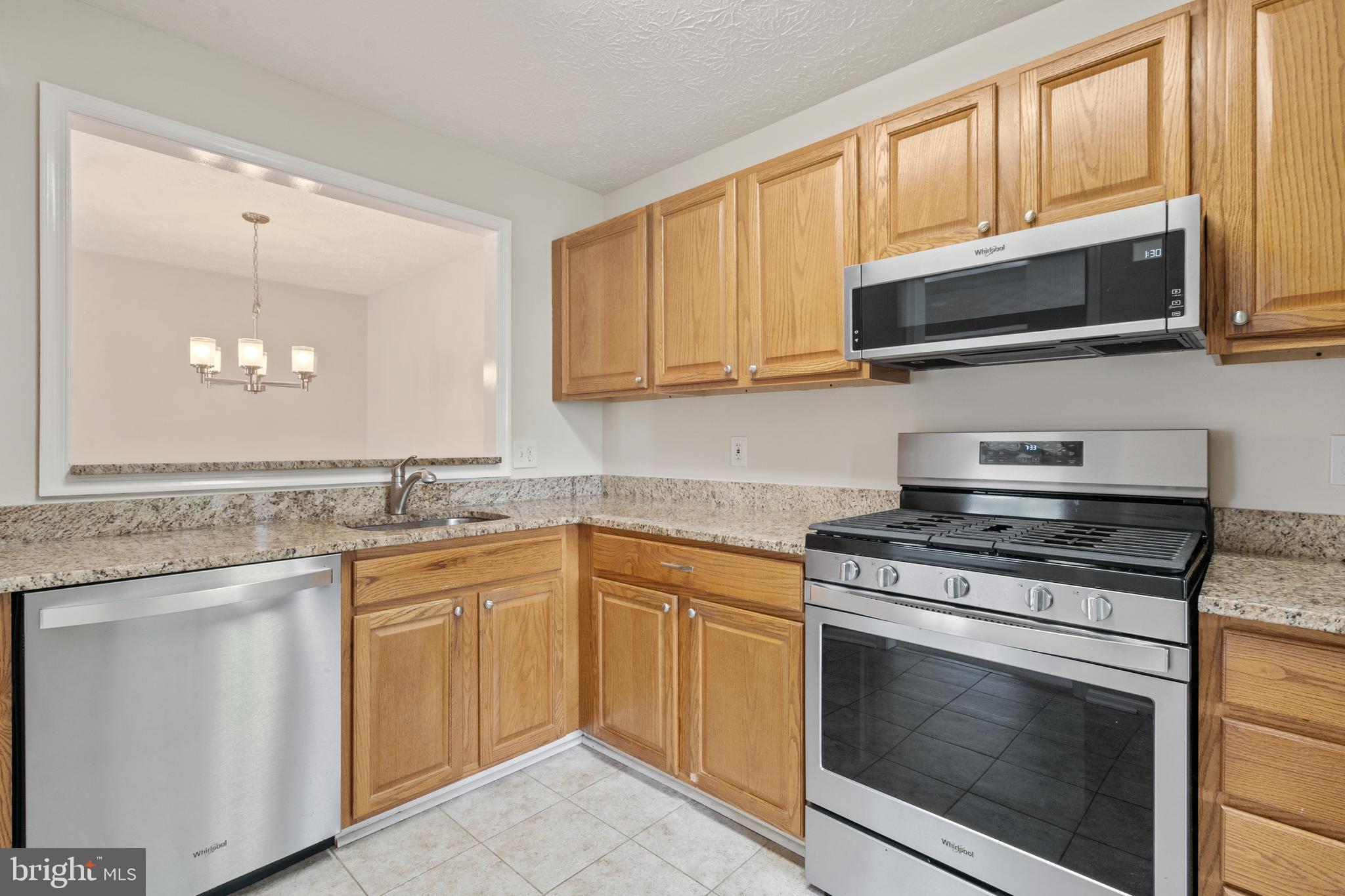 2303 Hunter's Run Drive, Unit 2303 Reston, VA 20191 - Photo 8 of 38 Kitchen