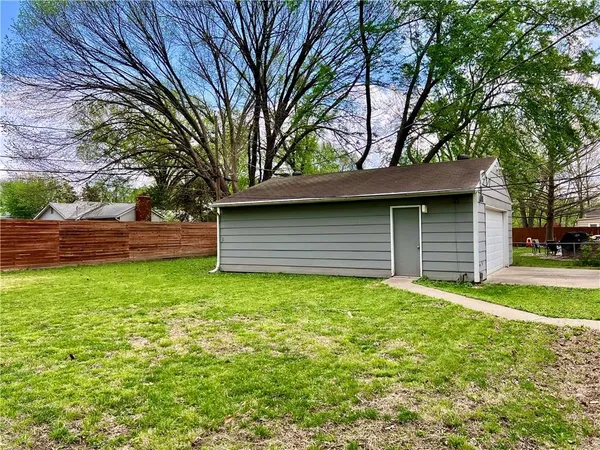 $350,000 | 8207 Hemlock Street, Overland Park, KS 66204