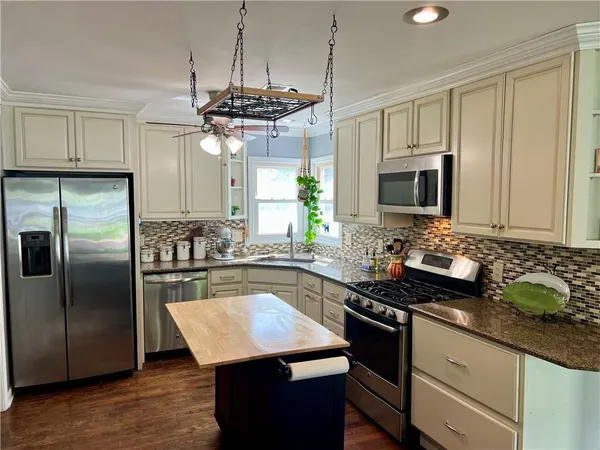$350,000 | 8207 Hemlock Street, Overland Park, KS 66204