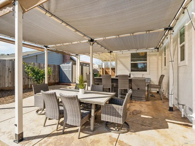 $1,299,999 | 528 Sanns Lane, Healdsburg, CA 95448