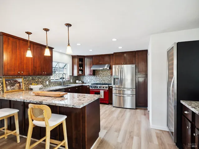 $1,299,999 | 528 Sanns Lane, Healdsburg, CA 95448