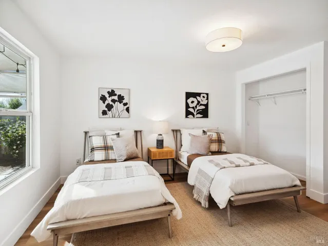 $1,299,999 | 528 Sanns Lane, Healdsburg, CA 95448