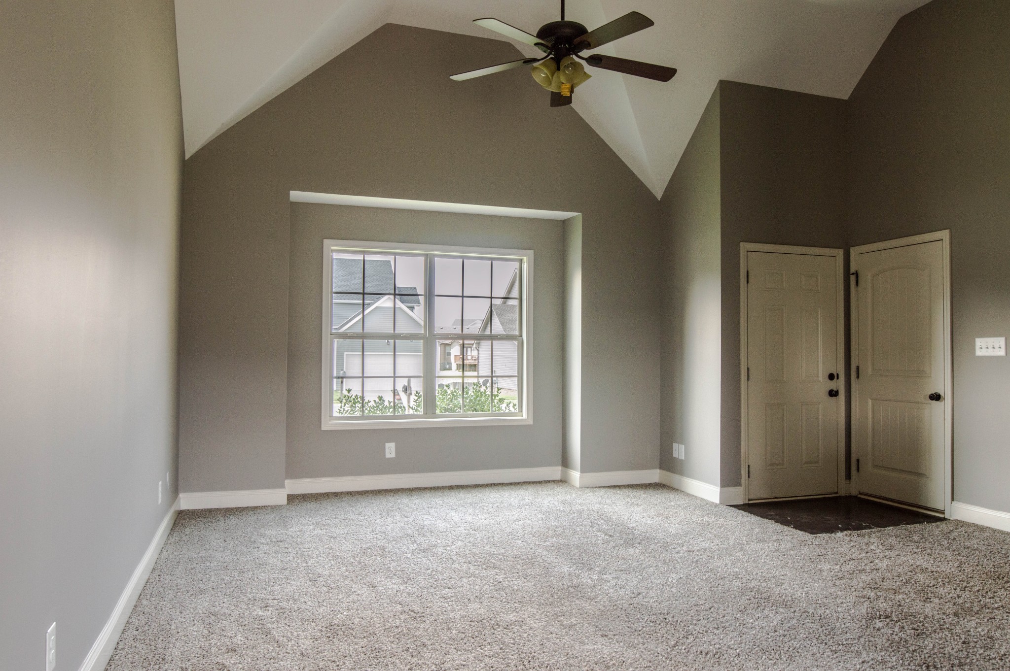 591 Kicker Court Clarksville, TN 37040 - Photo 2 of 14