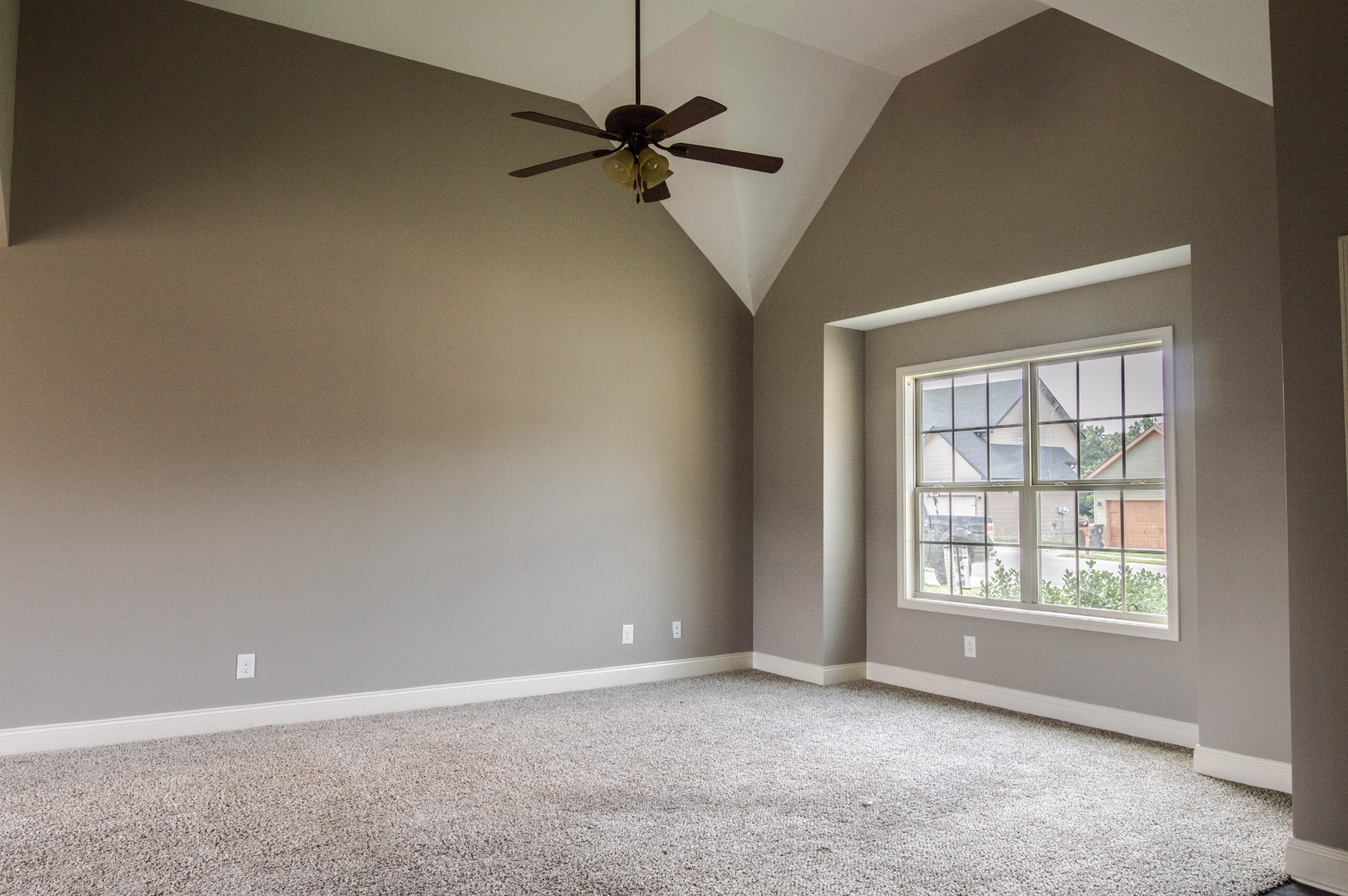 591 Kicker Court Clarksville, TN 37040 - Photo 3 of 14