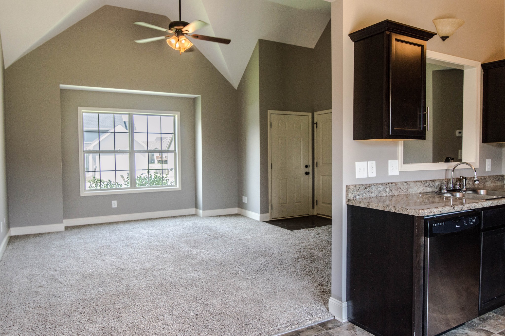 591 Kicker Court Clarksville, TN 37040 - Photo 4 of 14