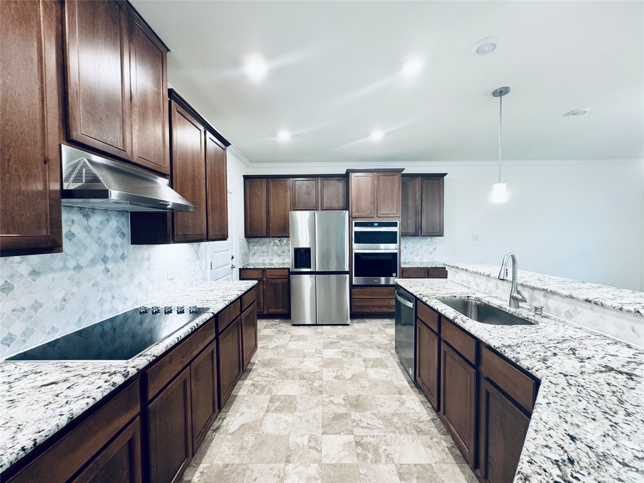 709 Jud Allen Way Leander, TX 78641 - Photo 4 of 29 Kitchen