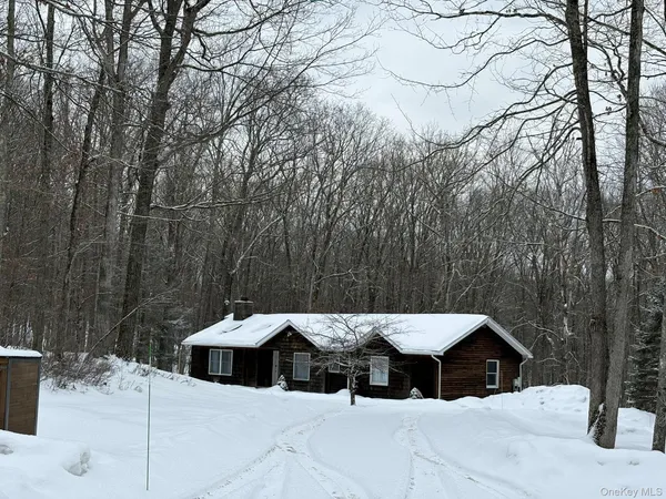 $2,300 | 84 Country Road, Callicoon, NY 12723