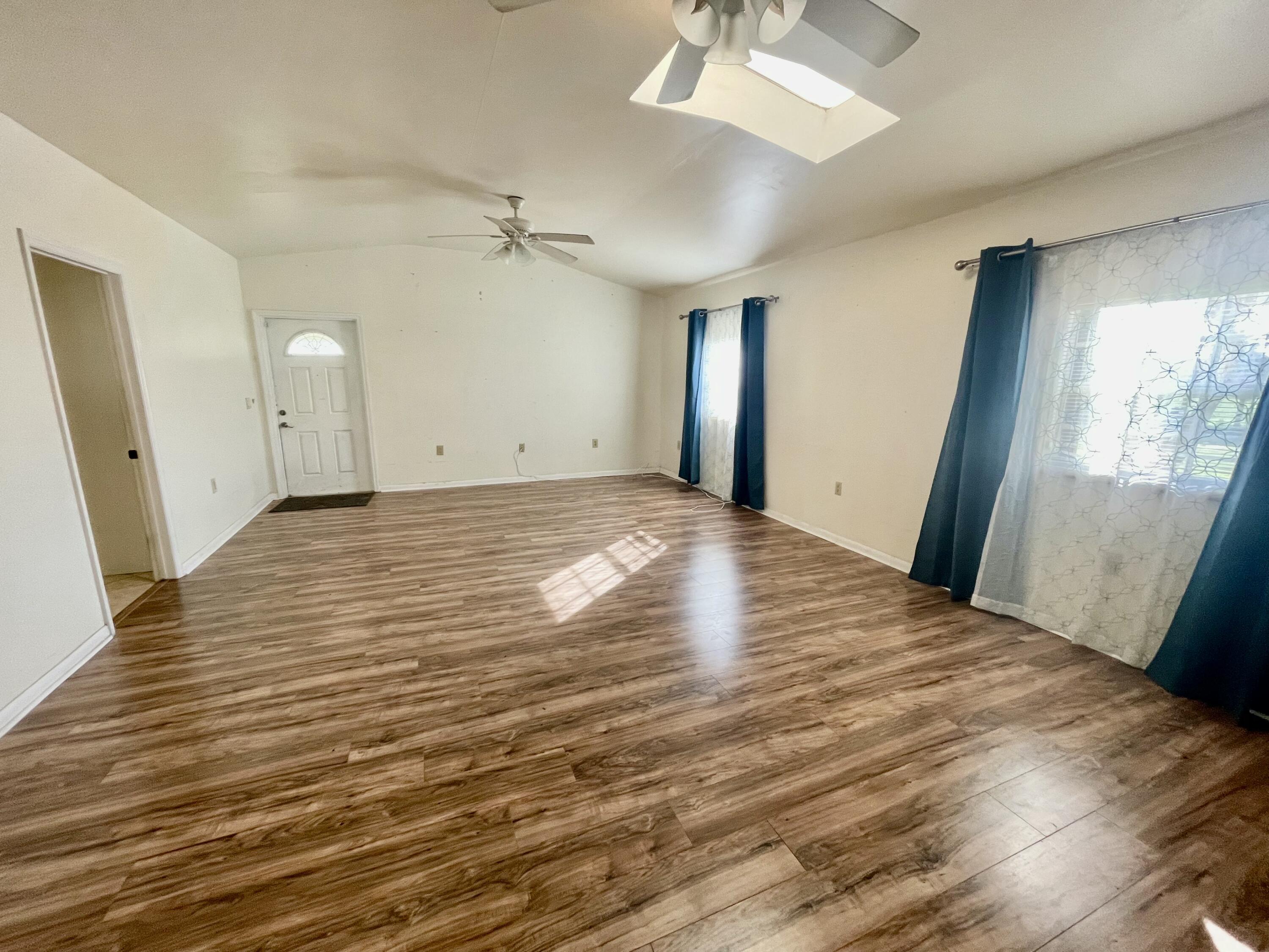 1498 Hunter Road Okeechobee, FL 34974 - Photo 5 of 47 52ADF29E-47F5-4BB1-802E-EE1A4E26DB2A_1_2
