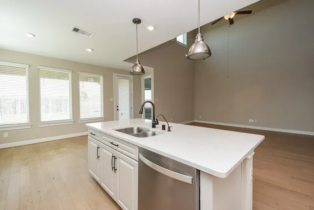 a close view of sink and tap