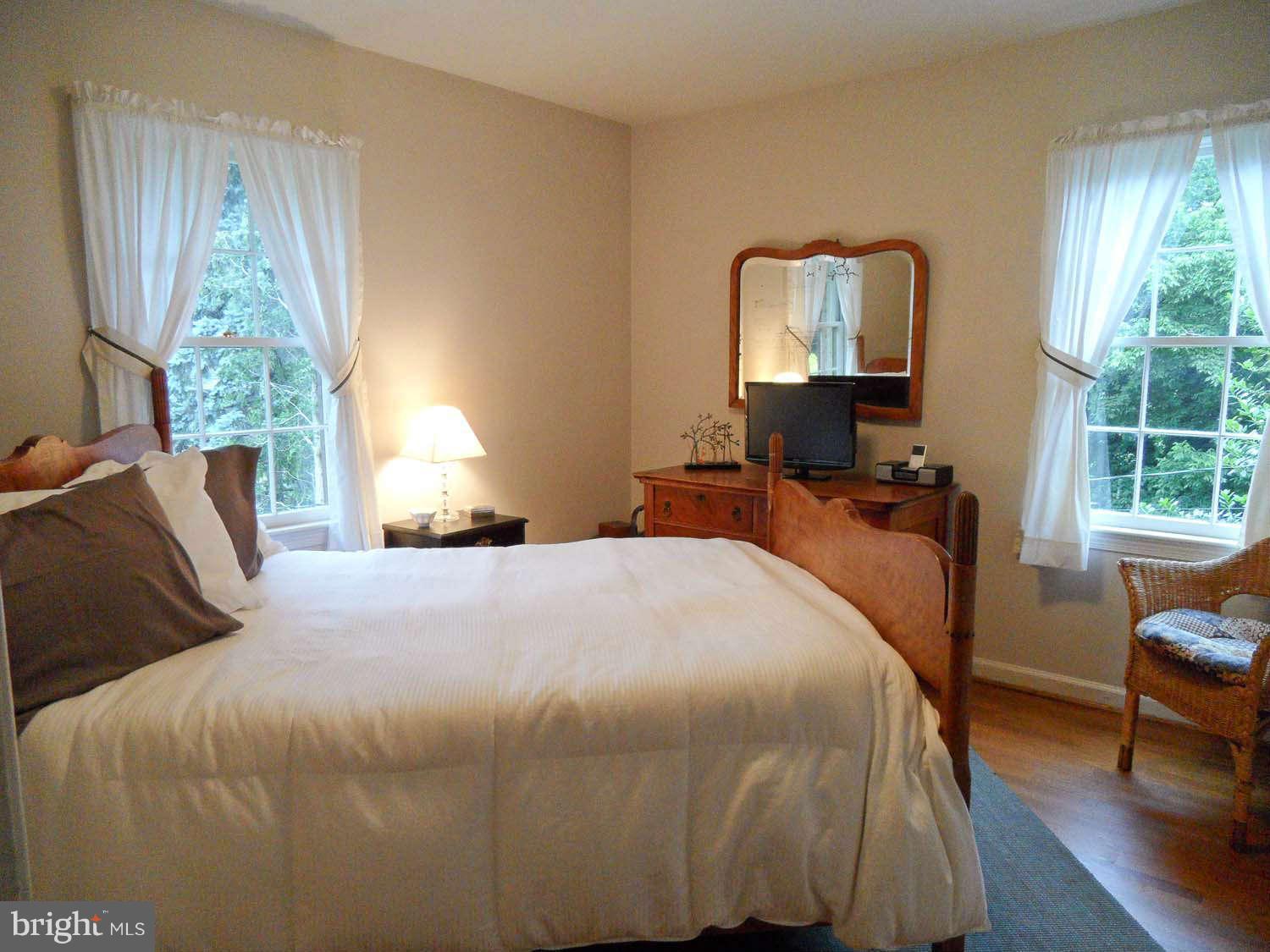 5908 Walhonding Road Bethesda, MD 20816 - Photo 17 of 26