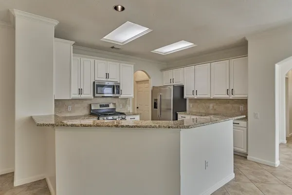 $2,500 | 98 North Country Gate Circle, The Woodlands, TX 77384