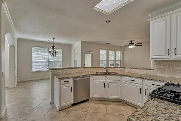 $2,500 | 98 North Country Gate Circle, The Woodlands, TX 77384