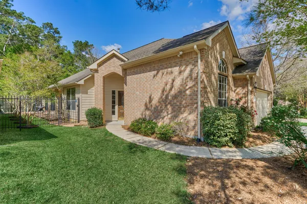 $2,500 | 98 North Country Gate Circle, The Woodlands, TX 77384