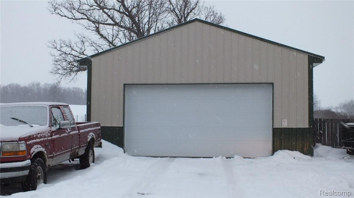 10140 Chase Lake Road Fowlerville, MI 48836 - Photo 3 of 22 DSCF3015.JPG
