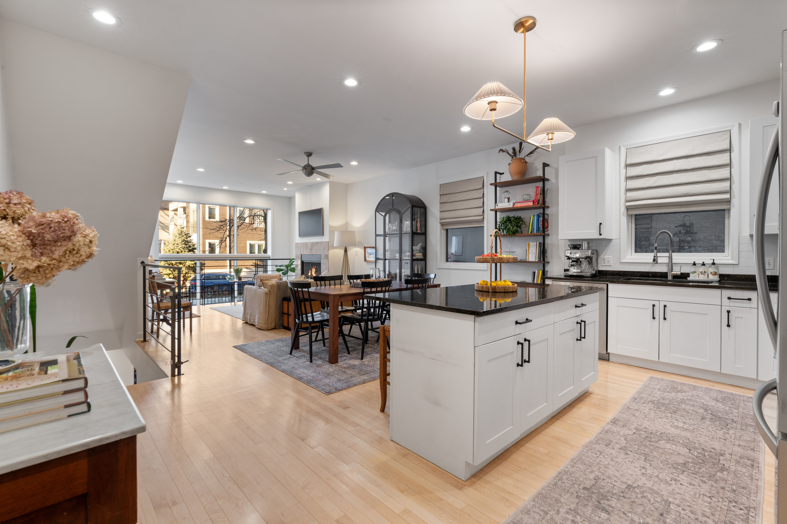 1827 West Iowa Street, Unit 1 Chicago, IL 60622 - Photo 12 of 33