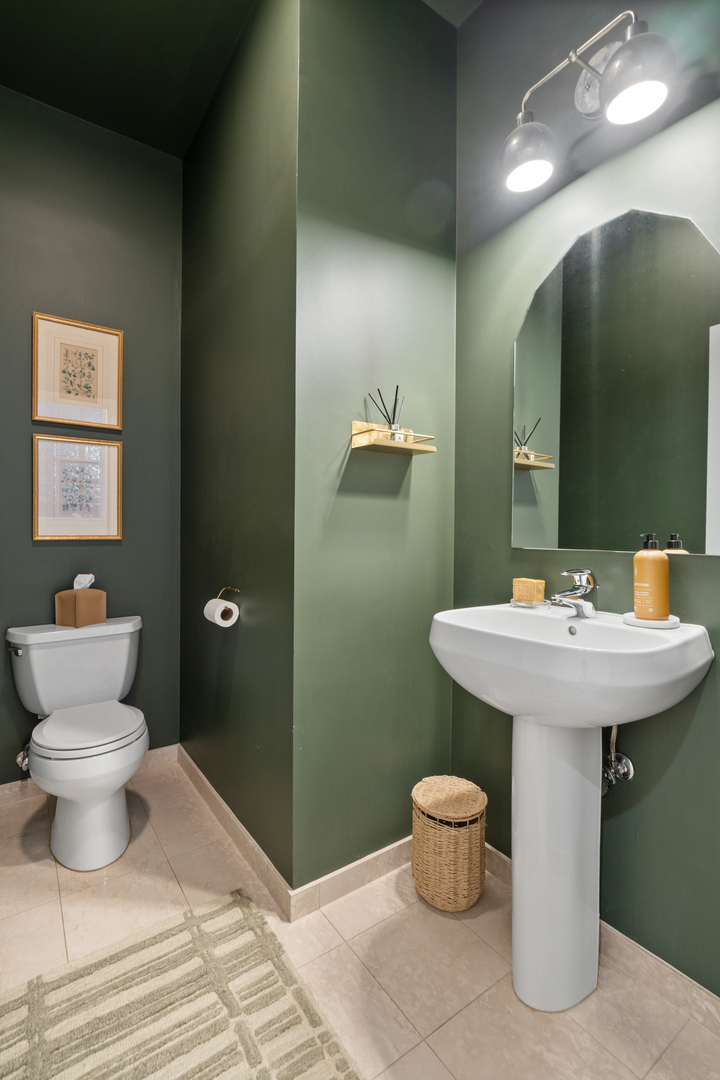 1827 West Iowa Street, Unit 1 Chicago, IL 60622 - Photo 14 of 33