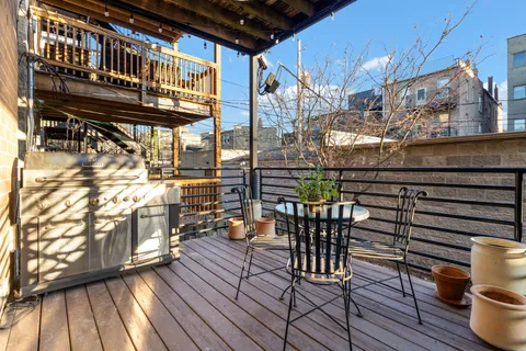 $715,000 | 1827 West Iowa Street, Unit 1, Chicago, IL 60622