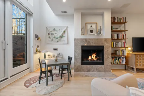 $715,000 | 1827 West Iowa Street, Unit 1, Chicago, IL 60622