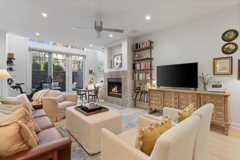 $715,000 | 1827 West Iowa Street, Unit 1, Chicago, IL 60622