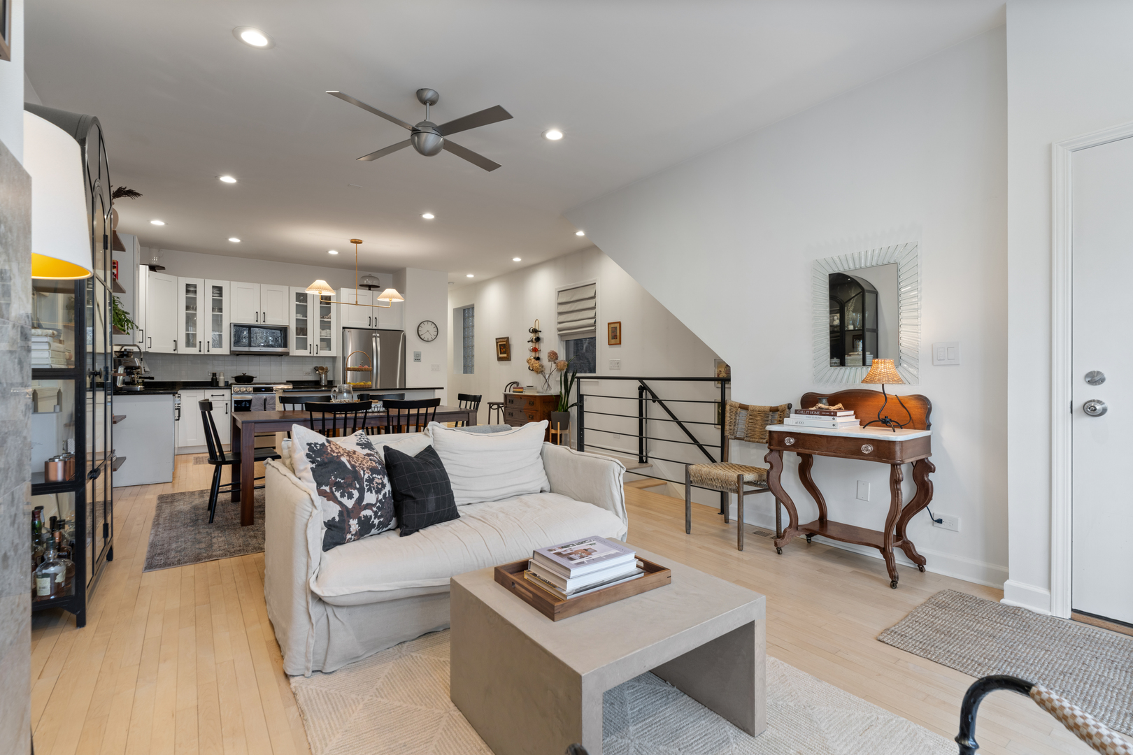 1827 West Iowa Street, Unit 1 Chicago, IL 60622 - Photo 6 of 33