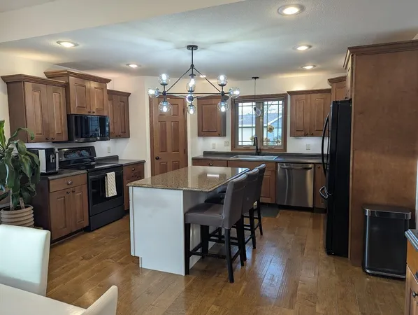 $527,000 | 212 Eastwood Drive, Redwood Falls, MN 56283