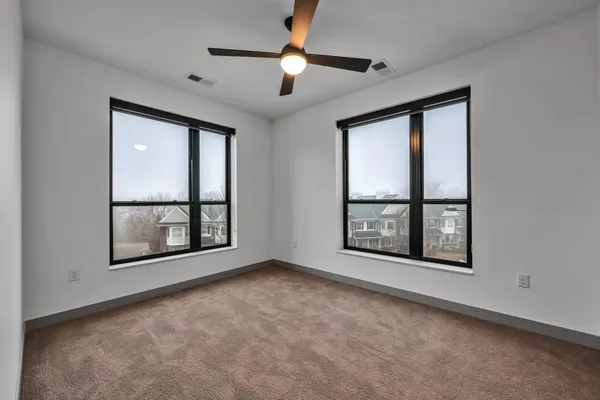 $3,820 | 640 Wisconsin Avenue North, Unit 318, Golden Valley, MN 55427
