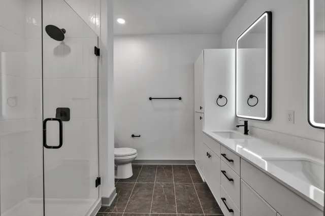 $3,820 | 640 Wisconsin Avenue North, Unit 318, Golden Valley, MN 55427