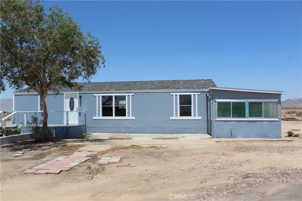 15030 Fairlane Road Lucerne Valley, CA 92356 - Photo 1 of 18 front view of house