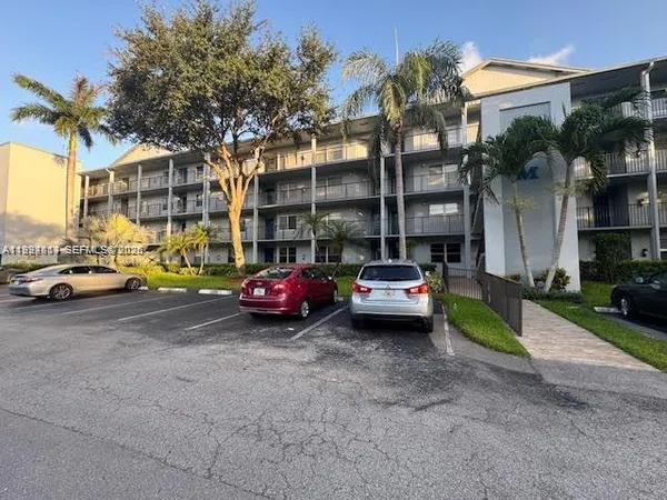 $1,900 | 12500 Southwest 5th Court, Unit 112M, Pembroke Pines, FL 33027