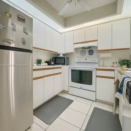 $1,900 | 12500 Southwest 5th Court, Unit 112M, Pembroke Pines, FL 33027